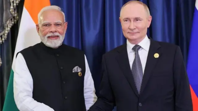 எஸ்சிஓ மாநாட்டில் பிரதமர் நரேந்திர மோதி மற்றும் ரஷ்ய அதிபர் புதின்