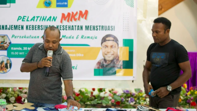 Manusia pembalut di Papua