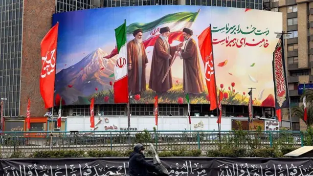 যুক্তরাষ্ট্র এবং ইসরায়েলের হামলায় ইরানের সর্বোচ্চ নেতা আয়াতুল্লাহ আলী খামেনি মারা গেছেন বলে দাবি করা হয়েছে 