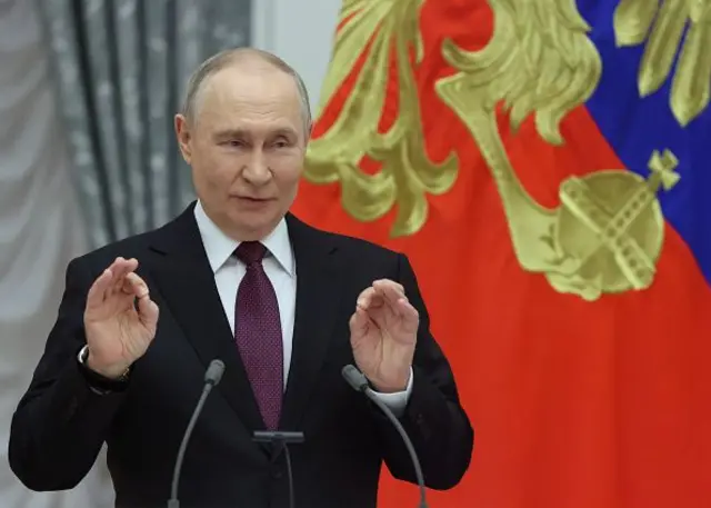 23 березня президент Росії Володимир Путін попросив уряд ухвалити збалансоване рішення щодо використання доходів, отриманих від вищих цін на нафту, які значно зросли після початку війни США проти Ірану