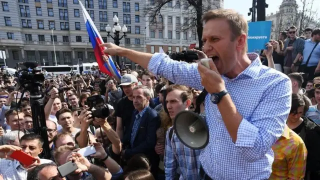 Navalny liderando protesto