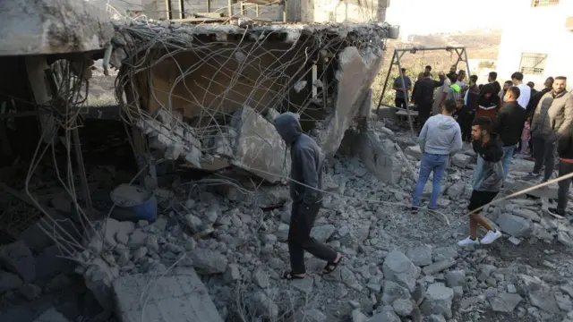 Kondisi kehancuran rumah-rumah Palestina di Tepi Barat setelah Israel mengaktifkan bom