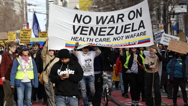 भेनेजुएलाका राष्ट्रपति पक्राउको विरोधमा अमेरिकी सहरमा भएका प्रदर्शन