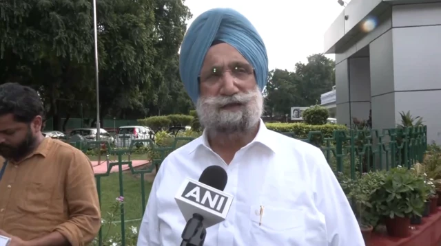 ਸੁਖਜਿੰਦਰ ਸਿੰਘ ਰੰਧਾਵਾ