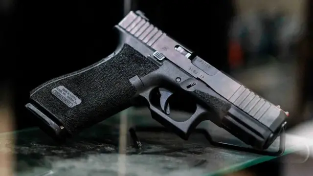 A Glock pistol
