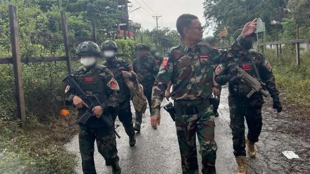 ၂၀၂၄ ခုနှစ်၊ အောက်တိုဘာ ၁၀ ရက်တုန်းက ပင်လည်ဘူးမြို့ကို သွားခဲ့တဲ့ NUG ကာကွယ်ရေးဝန်ကြီးဌာန၊ ပြည်ထောင်စုဝန်ကြီး ဦးရည်မွန်