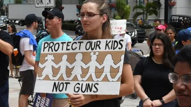 বিশ্বের ধনী দেশগুলির মধ্যে মার্কিন যুক্তরাষ্ট্রে আগ্নেয়াস্ত্রে মৃত্যুর হার সবচেয়ে বেশি