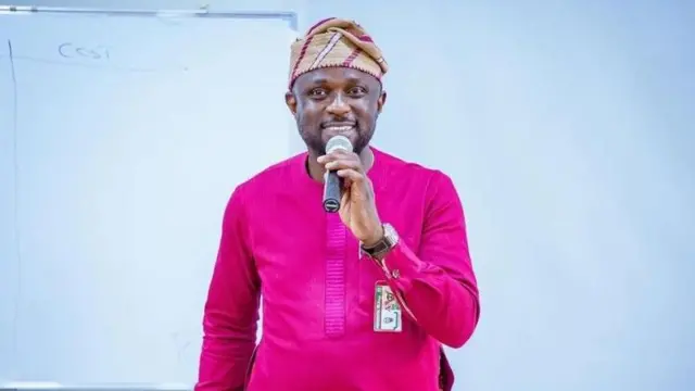 Foto Francis Oluwatosin Shoga dịka