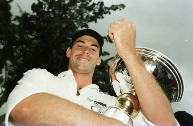 ફાઇનલ મૅચમાં ન્યૂઝીલૅન્ડના કૅપ્ટન સ્ટિફન ફ્લૅમિંગે માત્ર પાંચ જ રન બનાવ્યા હતા.