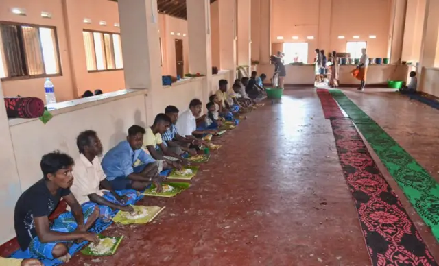 સ્વામી જ્ઞાનપ્રકાશદાસજી અને જલારામ વિવાદ, ગુણાતીતાનંદ સ્વામી, જલારામ કોણ હતા, વીરપુરમાં અન્નક્ષેત્ર ક્યારે શરુ થયું, ભોજલરામ અને જલારામ, બીબીસી ગુજરાતી, બીબીસી ન્યૂઝ ગુજરાતી,