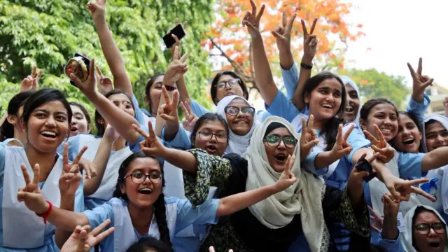 ফ﻿লাফলের আনন্দ