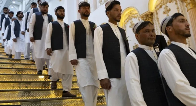 Aworan awọn ọkọyawo nigba ti wọn n to wọle