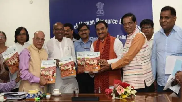 के कस्तूरीरंगन कमेटी ने 31 मई 2019 को नई शिक्षा नीति पर अपना ड्राफ़्ट सौंपा था. उसी समय दयानिधि मारन ने हिन्दी पर अपना बयान दिया था. 