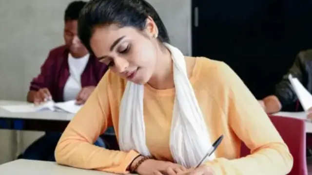 நீட் பயிற்சிக்கு பணம் இல்லாததால், மருத்துவ கனவுகளை கைவிடும் கிராமப்புற மாணவர்கள்