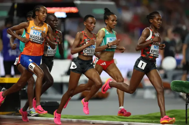 ኬንያውያን ኣትሌታት ኣብ ውድድ 5 ሽሕ ሜትሮ ሜዳልያ ወርቅን ነሓስን ኣምጺአን