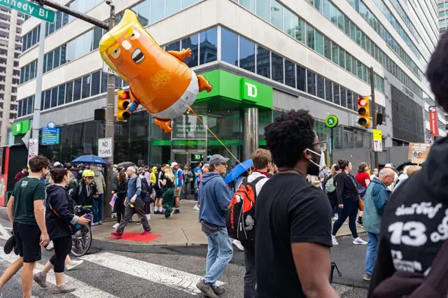 ट्रम्प यांच्याविरोधात ‘नो किंग्ज’च्या घोषणा, हुकूमशाहीला विरोध