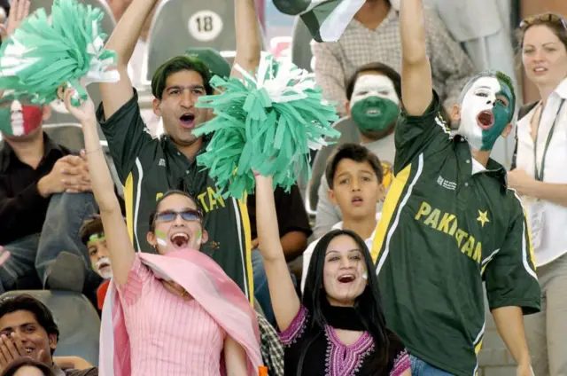 క్రికెట్ అభిమానులు