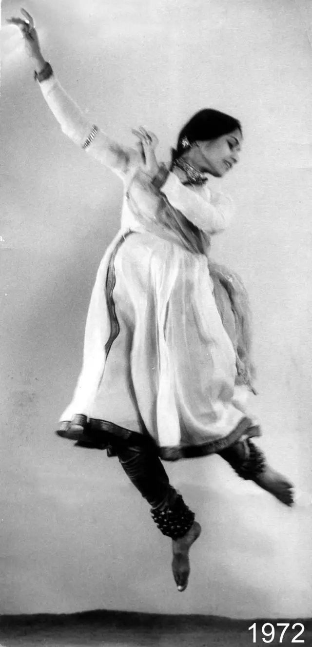 કુમુદીની બહેન લાખિયાનું અવસાન વ્યક્તિ પરિચ, કુમુદીની બહેન કુમી બહેનનું કથકક્ષેત્રે પ્રદાન, બીરજુ મહારાજ, શંભુ મહારાજ, કથક અને ભરતનાટ્યમ્, કદમ્બ સેન્ટર ફોર ડાન્સ એન્ડ મ્યુઝિક, ઇશિરા પરીખ, મૌલિક શાહ, બીબીસી ગુજરાતી, બીબીસી ન્યૂઝ ગુજરાતી 