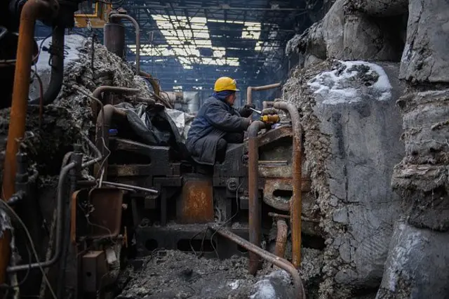 Зруйнований російським ударом об'єкт енергетики