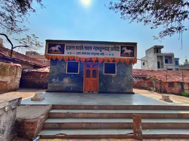 वडगणे गावातील मुस्लीम समुदायाचे धार्मिक स्थळ