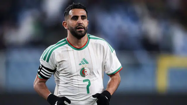 Riyad Mahrez tsohon ɗan wasan Leicester City da Manchester City, wanda ke taka leda a Al-Ahli