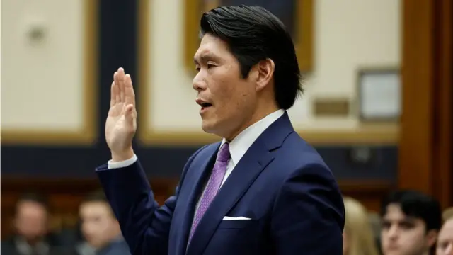 米下院司法委員会で証言するロバート・ハー元特別検察官