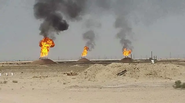 الانبعاثات من حقل الرميلة