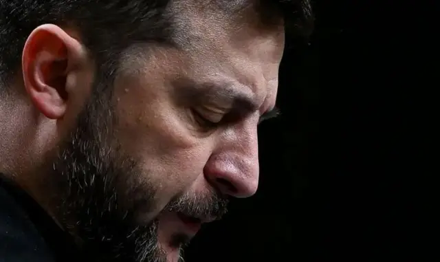 زلنسکی گفته که اوکراین با «یکی از دشوارترین لحظات تاریخ خود» مواجه است.