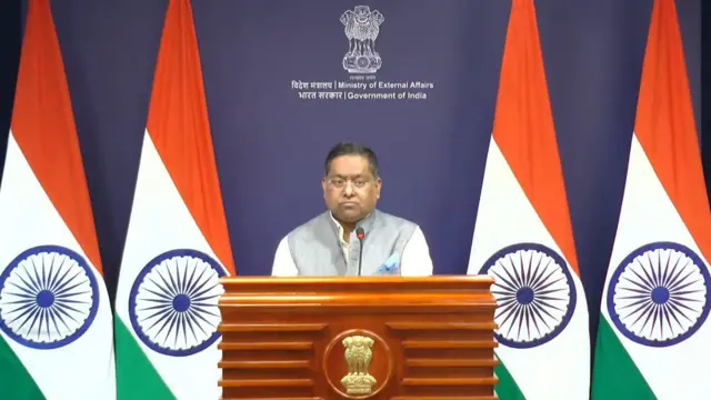 সাংবাদিক সম্মেলনে ভারতের পররাষ্ট্র মন্ত্রণালয়ের মুখপাত্র রণধীর জয়সওয়াল (ফাইল)