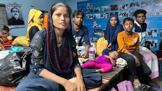 मानिसहरू सुरक्षित स्थानमा बसिरहेका छन्