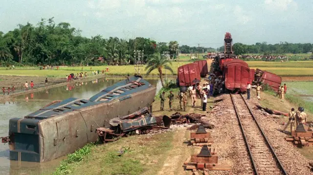 কুমিল্লার লাকসামে ১৯৯৮ সালের ট্রেন দুর্ঘটনা।
