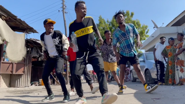 Yisangije umudundo unyaruka cane, uvanze imidundo kama, na mishasha.
