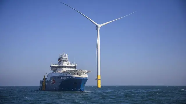 این نیروگاه ۱۶۵ توربین دارد