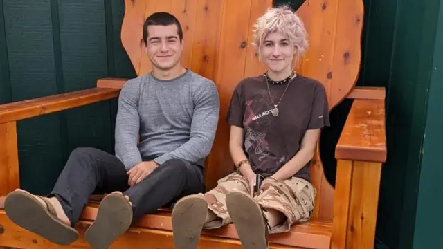 ヴィンセント・ボールさん（左）とサマンサ・ベナイティスさん