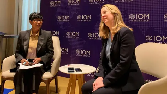 কথা বলছেন আইওএম মহাপরিচালক অ্যামি পোপ