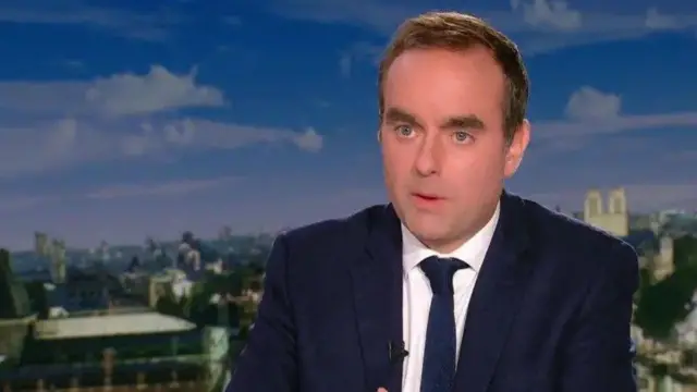 Уходящий премьер-министр Франции Себастьен Лекорню в интервью французскому телевидению