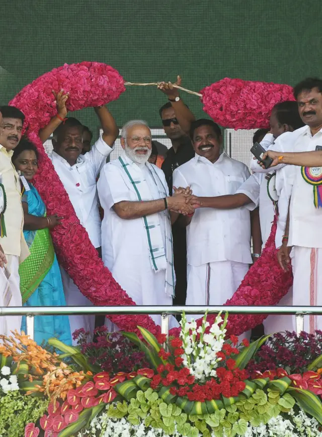 பாஜக.,விற்கு பல்லக்கு தூக்க வைக்க அதிமுக.,வை பிளவு படுத்தியது