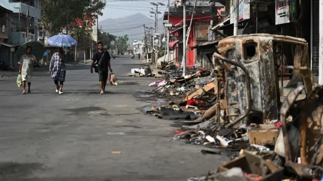 সহিংসতার পর চূড়াচাঁদপুর জেলার একটি রাস্তায়। ৯ মে, ২০২৩