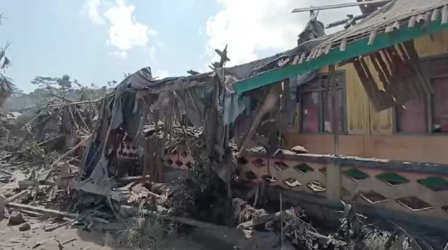 Gunung Lewotobi Laki-Laki 