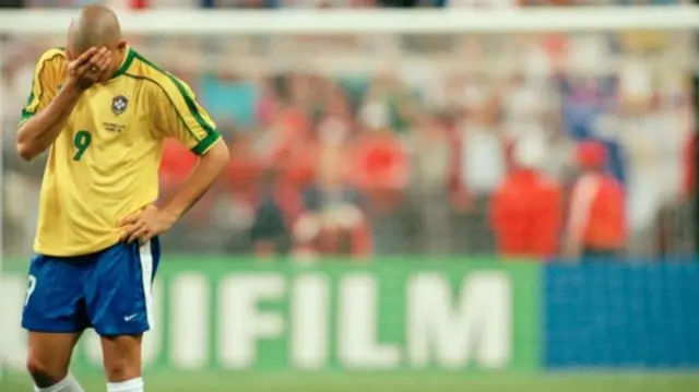 برزیل بدون رونالدوی در اوج، سه بر صفر به فرانسه در فینال جام جهانی ۱۹۹۸ باخت