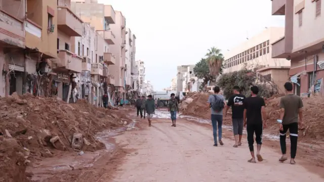 ডেরনা শহরের বন্যা কবলিত একটি এলাকা। 