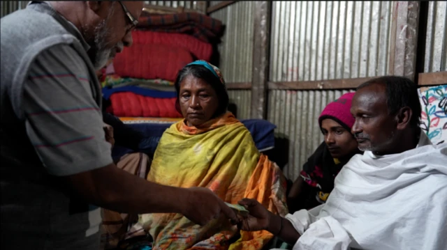 வங்கதேசத்தில் சிறுபான்மையினரின் பாதுகாப்பு குறித்து எழுப்பப்படும் கேள்விகள் - பிபிசி கள ஆய்வு