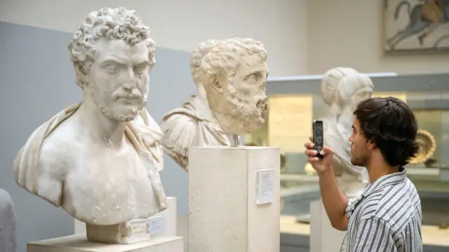 ပစ္စည်း အရေအတွက် ထောင်နဲ့ချီလို့ ထိခိုက် ဆုံးရှုံးခဲ့ရတယ်