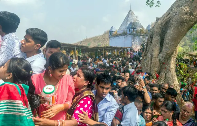 বিভিন্ন উৎসবে চন্দ্রনাথ পাহাড়ে হাজার হাজার হিন্দু ধর্মালম্বীদের আগমন ঘটে