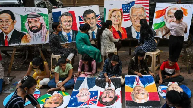 ভারতে আসা নেতাদের পোস্টার তৈরি করছে স্কুলের বাচ্চারা 