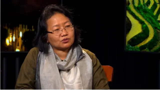 দিল্লির জেএনইউ-তে অধ্যাপক জয় পাচুয়াউ