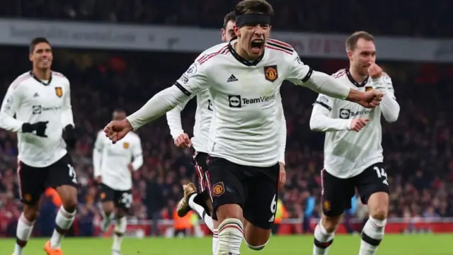 Martinez celebrate im goal