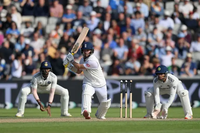 இந்தியா இங்கிலாந்து டெஸ்ட் போட்டி, இரண்டாம் நாள் ஆட்டம், விளையாட்டுச் செய்திகள், பிபிசி தமிழ், பென் டக்கெட், கம்போஜ்