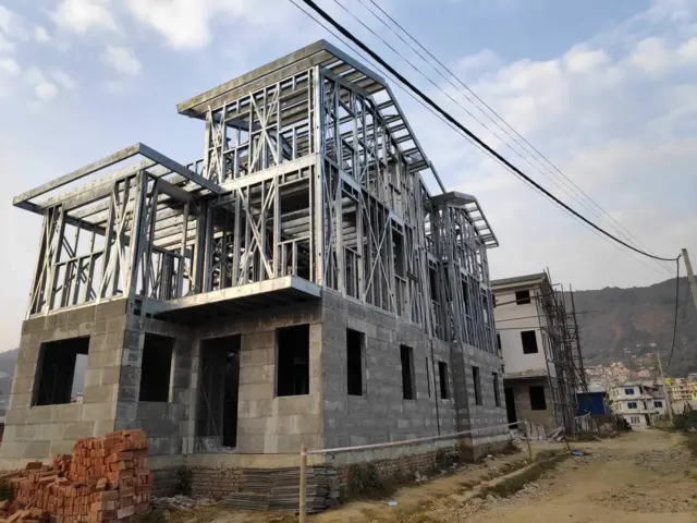 साल्ट ट्रेडिङले बनाएका घर 