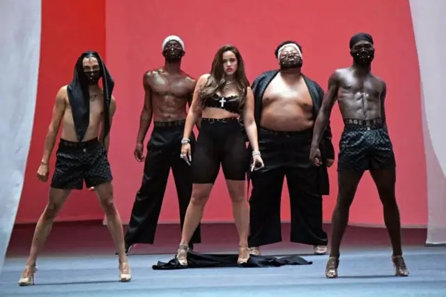 Desfile da Savage x Fenty